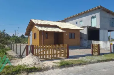 Aluguel casa de madeira 2 dormitórios no bairro sambaqui em imbituba sc