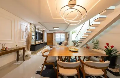 Sobrado a venda com 1 suíte, 2 quartos e edícula com churrasqueira e piscina no canadá