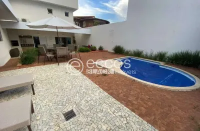 Casa para aluguel, 3 quartos, 3 suítes, 6 vagas, Tabajaras - Uberlândia/MG
