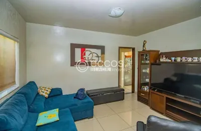 Casa à venda, 4 quartos, 2 suítes, 4 vagas, saraiva - uberlândia/mg