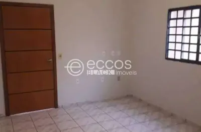 Casa com 3 quartos à venda na Rua Ilha Solteira, 129, Granada, Uberlândia