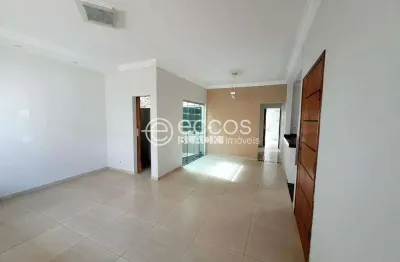 Casa para aluguel, 3 quartos, 1 suíte, 2 vagas, granada - uberlândia/mg