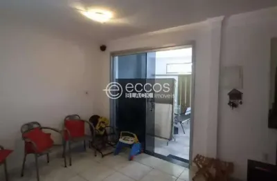 Casa com 5 quartos à venda na Avenida Indaiá, Planalto, Uberlândia