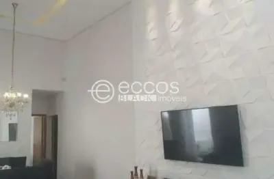 Excelente casa com 3 suítes para venda no bairro jardim inconfidência.