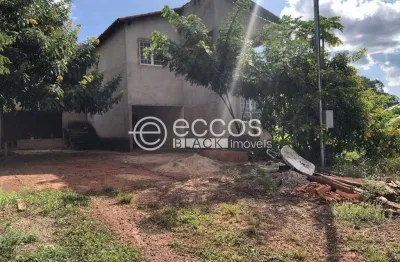 Chácara à venda, 4 quartos, 1 suíte, Área Rural de Uberlândia - Uberlândia/MG