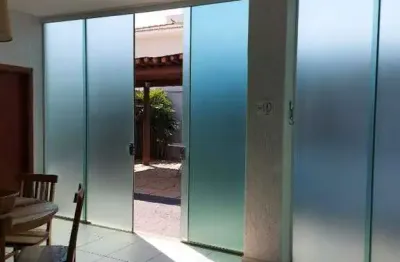 Casa em condomínio à venda, 4 quartos, 4 suítes, 2 vagas, jardim inconfidência - uberlândia/mg