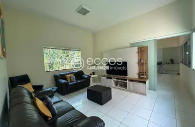Casa em condomínio à venda, 4 quartos, 2 suítes, 4 vagas, tocantins - uberlândia/mg