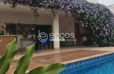 Casa à venda, 3 quartos, 3 suítes, 4 vagas, jardim karaíba - uberlândia/mg