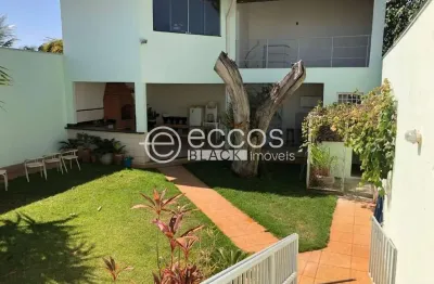 Casa à venda, 5 quartos, 2 suítes, 5 vagas, cidade jardim - uberlândia/mg