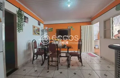 Casa à venda, 3 quartos, 1 suíte, 4 vagas, buritis - uberlândia/mg