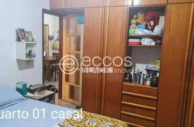 Casa à venda, 3 quartos, 2 vagas, jardim patrícia - uberlândia/mg