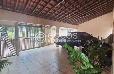 Casa à venda, 3 quartos, 1 suíte, 2 vagas, taiaman - uberlândia/mg