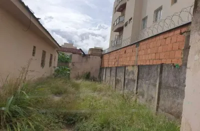 Casa à venda, 3 quartos, 1 vaga, santa mônica - uberlândia/mg