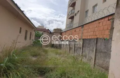 Casa à venda, 3 quartos, 1 vaga, santa mônica - uberlândia/mg