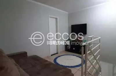 Cobertura à venda, 3 quartos, 1 suíte, 1 vaga, jardim finotti - uberlândia/mg
