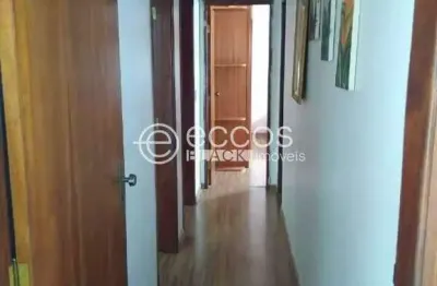 Casa à venda, 4 quartos, 1 suíte, 3 vagas, planalto - uberlândia/mg