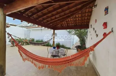 Casa à venda, 3 quartos, 3 vagas, tabajaras - uberlândia/mg