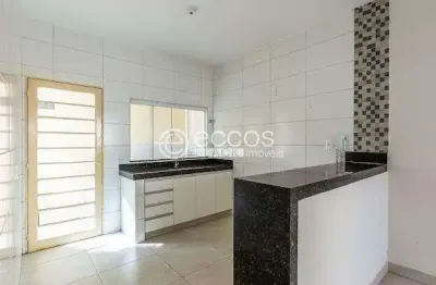 Casa à venda, 2 quartos, 2 vagas, luizote de freitas - uberlândia/mg