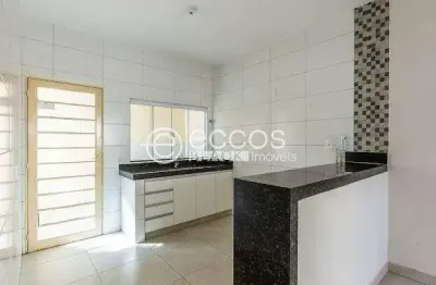 Casa à venda, 2 quartos, 2 vagas, luizote de freitas - uberlândia/mg