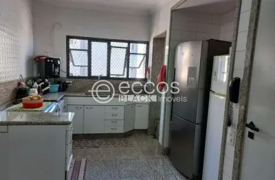 Apartamento à venda, 3 quartos, 1 suíte, 2 vagas, osvaldo rezende - uberlândia/mg