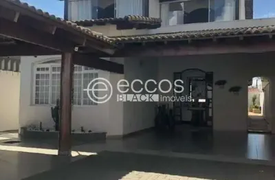 Casa à venda, 3 quartos, 3 suítes, 4 vagas, saraiva - uberlândia/mg