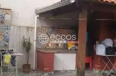 Casa à venda, 3 quartos, 1 suíte, 3 vagas, vigilato pereira - uberlândia/mg