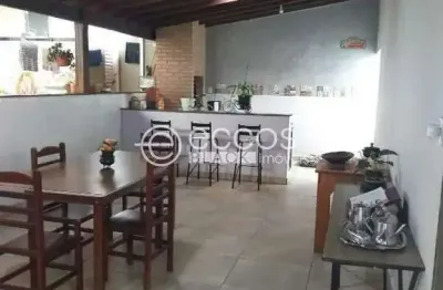 Casa à venda, 3 quartos, 1 suíte, 3 vagas, pampulha - uberlândia/mg