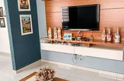 Casa à venda, 3 quartos, 1 suíte, 2 vagas, granada - uberlândia/mg