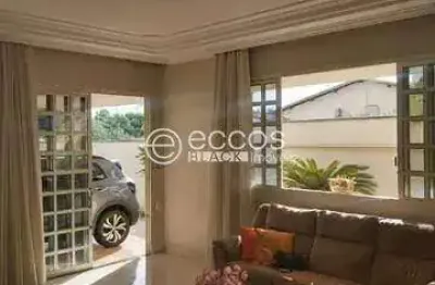 Casa à venda, 5 quartos, 1 suíte, 2 vagas, vigilato pereira - uberlândia/mg