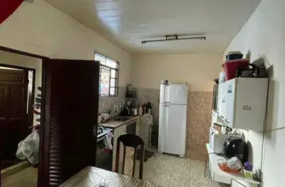 Casa à venda, 4 quartos, 2 vagas, centro - araguari/mg