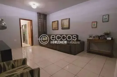 Casa à venda, 3 quartos, 1 suíte, 2 vagas, santa rosa - uberlândia/mg