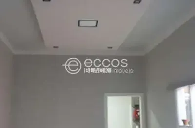 Casa à venda, 3 quartos, 1 suíte, 2 vagas, milenium - araguari/mg