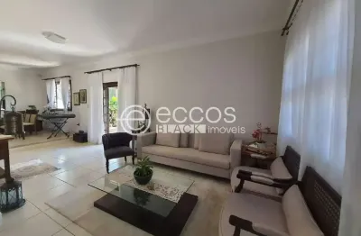 Casa à venda, 3 quartos, 1 suíte, 4 vagas, cidade jardim - uberlândia/mg