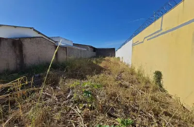 Terreno à venda na Rua Galiano Torrano, 90, Minas Gerais, Uberlândia