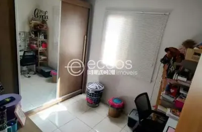 Apartamento à venda, 3 quartos, 1 suíte, 1 vaga, chácaras tubalina e quartel - uberlândia/mg