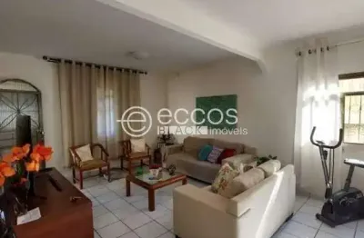 Casa à venda, 3 quartos, 1 suíte, 1 vaga, vigilato pereira - uberlândia/mg