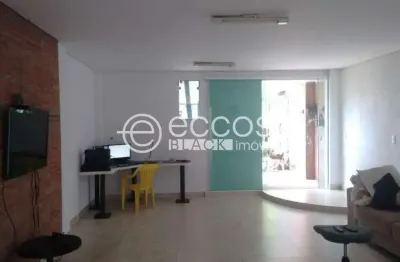 Casa à venda, 4 quartos, 4 suítes, 4 vagas, alto umuarama - uberlândia/mg