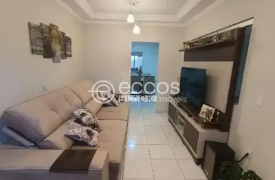 Casa à venda, 3 quartos, 1 suíte, 5 vagas, osvaldo rezende - uberlândia/mg