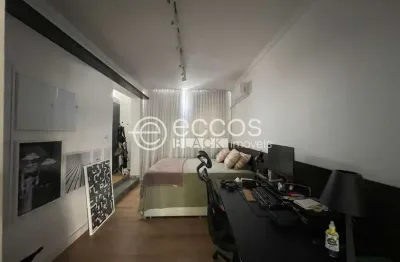 Casa com 2 quartos à venda na Rua Imperatriz Leopoldina, 113, Tubalina, Uberlândia