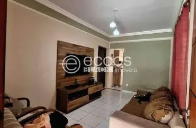 Casa à venda, 3 quartos, 1 suíte, 2 vagas, laranjeiras - uberlândia/mg