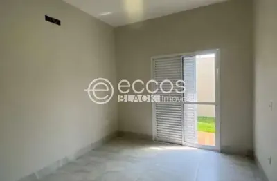 Casa à venda, 3 quartos, 1 suíte, 4 vagas, interlagos 3 - araguari/mg