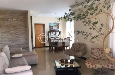 Casa à venda, 3 quartos, 2 suítes, 4 vagas, interlagos - araguari/mg