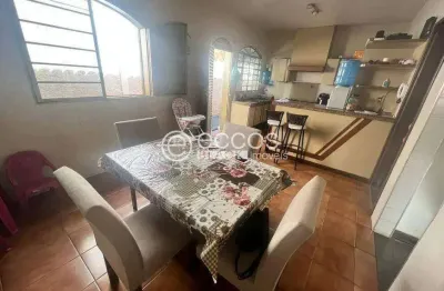 Casa à venda, 3 quartos, 1 suíte, 2 vagas, presidente roosevelt - uberlândia/mg