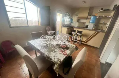 Casa à venda, 3 quartos, 1 suíte, 2 vagas, presidente roosevelt - uberlândia/mg