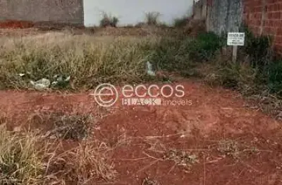 Terreno à venda na Rua Madrid, 88, Conjunto Ouro Verde, Araguari