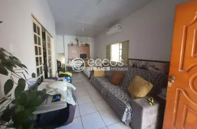 Casa à venda, 3 quartos, 1 suíte, 6 vagas, Tabajaras - Uberlândia/MG