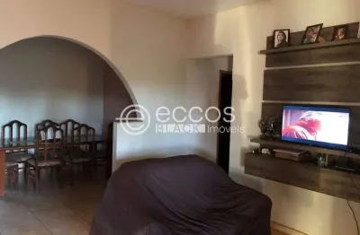 Chácara à venda, 4 quartos, 1 suíte, zona rural - uberlândia/mg