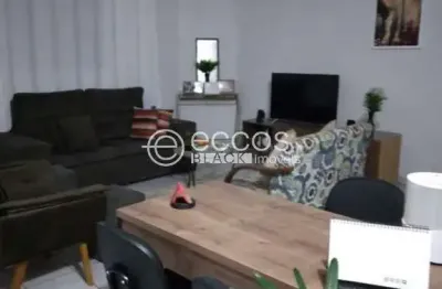 Casa com 3 quartos à venda na Rua Ilidio Rocha, 192, Taiaman, Uberlândia