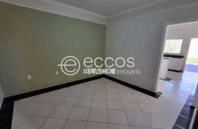 Casa com 3 quartos à venda na Rua Francisco Basílio Neto, 297, São Jorge, Uberlândia