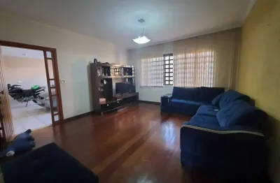 Casa à venda, 3 quartos, 1 suíte, 3 vagas, jardim patrícia - uberlândia/mg